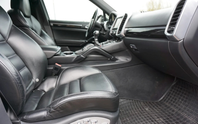 Porsche Cayenne cena 79900 przebieg: 240000, rok produkcji 2010 z Działoszyn małe 277